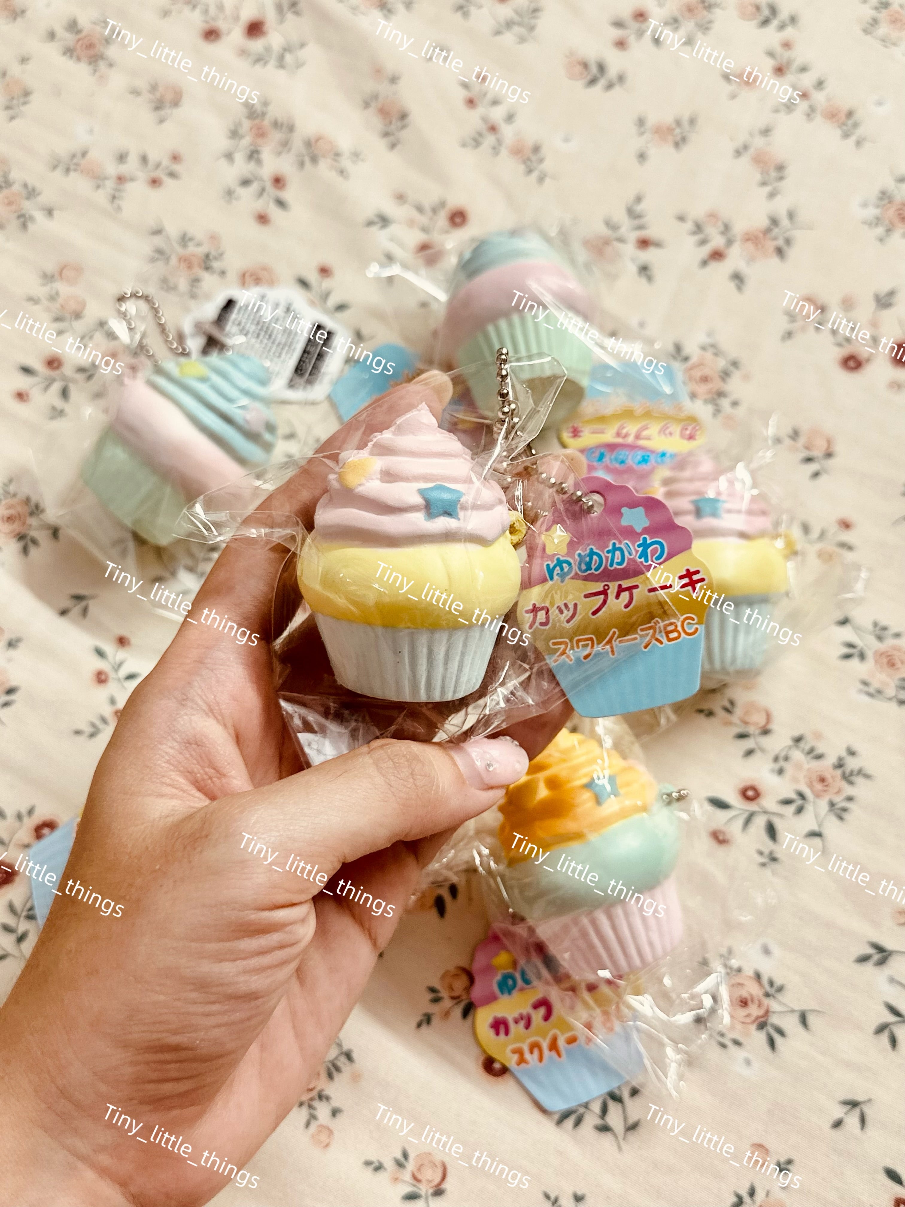 Mini cupcake squishy